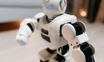AIに意識はあるか論争｜MicrosoftがAnthropicを「危険」と批判