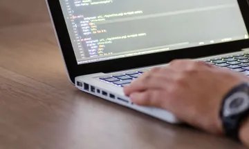 Claude Code並列開発の始め方｜git worktreeで同時に回す