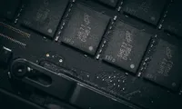 GoogleがGeminiをチップに焼き込む｜Frozen v2の狙い